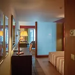 Turisticos Atlantida Aparthotel 4*